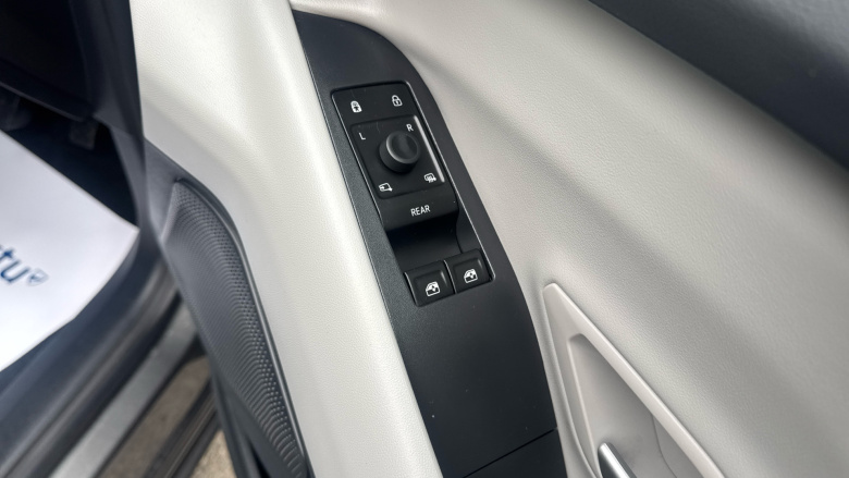 Ford Explorer 210kW Select 77kWh 5dr Auto Electric Estate